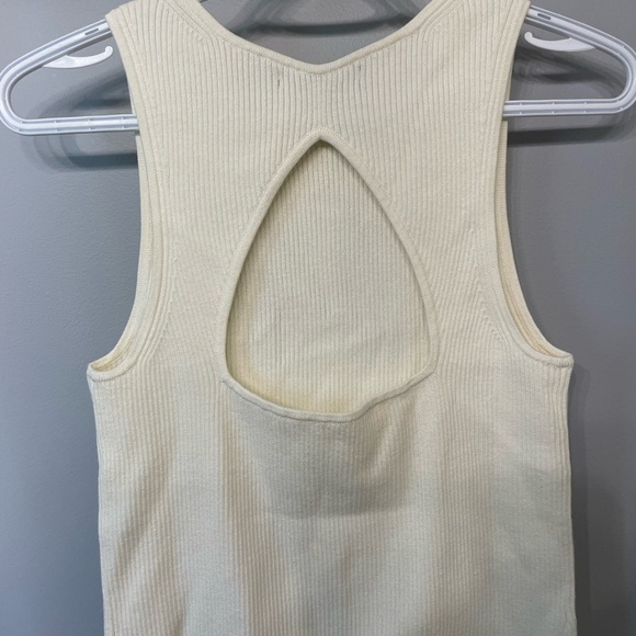 NWT Banana Republic Women’s white/cream coloured top, keyhole back size S - Picture 6 of 9